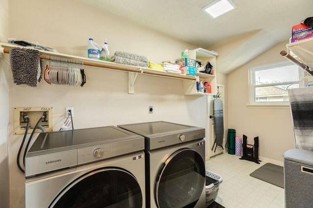 412 Melodywood Drive, Friendswood, TX 77546