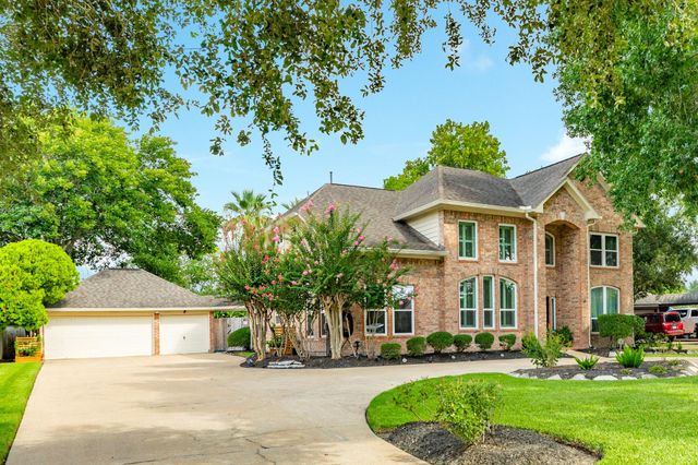 412 Melodywood Drive, Friendswood, TX 77546