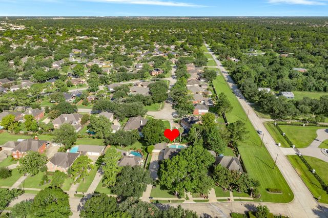 412 Melodywood Drive, Friendswood, TX 77546