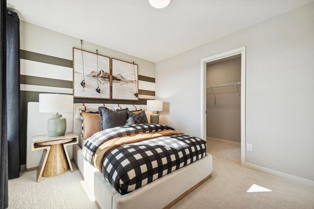 4609 Island Park Drive, Woodbury, MN 55129