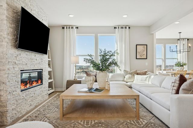 4609 Island Park Drive, Woodbury, MN 55129