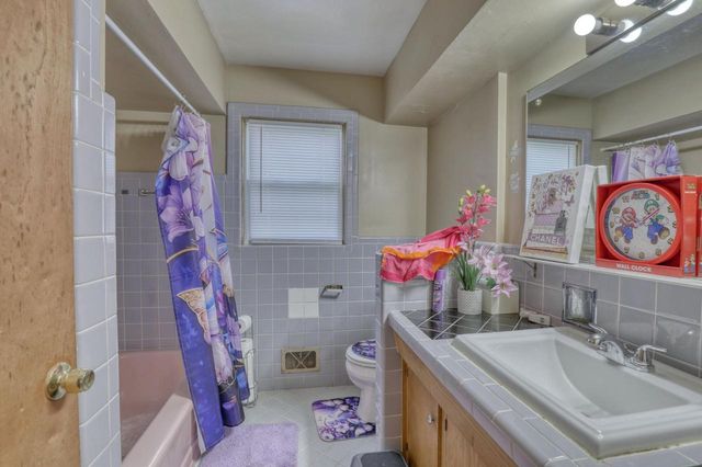 4663 N Green Bay AVENUE, Milwaukee, WI 53209