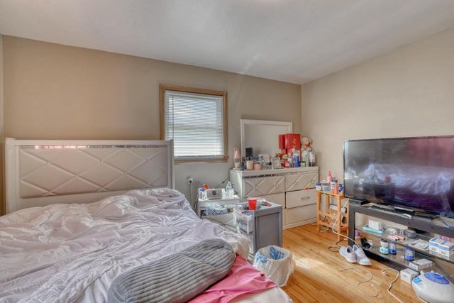 4663 N Green Bay AVENUE, Milwaukee, WI 53209
