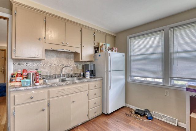4663 N Green Bay AVENUE, Milwaukee, WI 53209