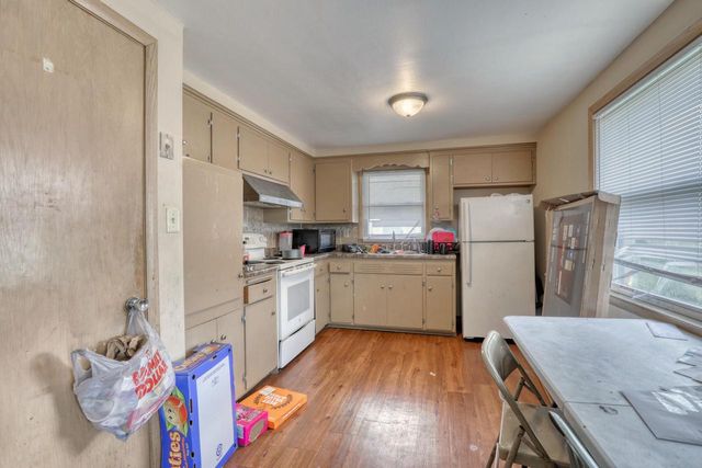 4663 N Green Bay AVENUE, Milwaukee, WI 53209