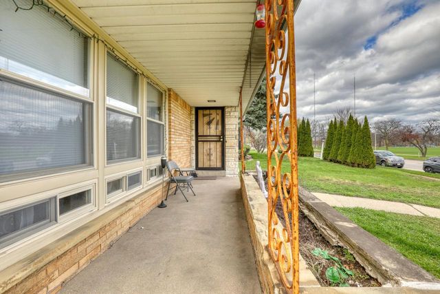 4663 N Green Bay AVENUE, Milwaukee, WI 53209