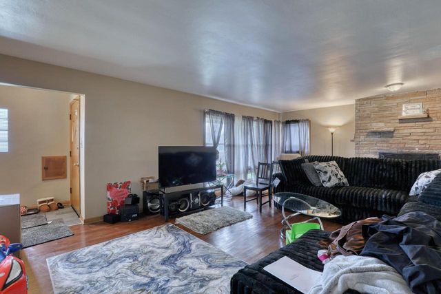 4663 N Green Bay AVENUE, Milwaukee, WI 53209