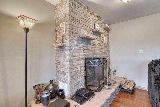 4663 N Green Bay AVENUE, Milwaukee, WI 53209