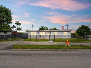 11401 SW 56th Street, Miami, FL 33165
