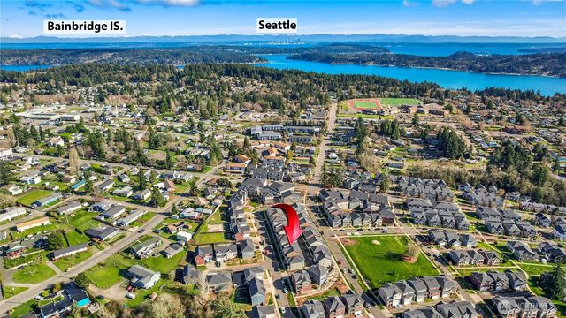 1025 Banyan Street, Bremerton, WA 98310