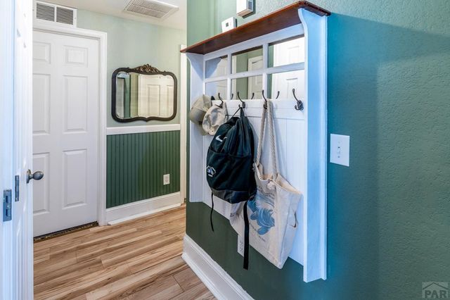 1001 Cherrycrest Dr, Pueblo, CO 81005