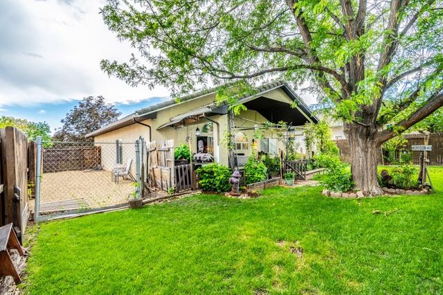 1001 Cherrycrest Dr, Pueblo, CO 81005