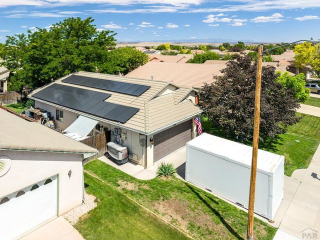1001 Cherrycrest Dr, Pueblo, CO 81005