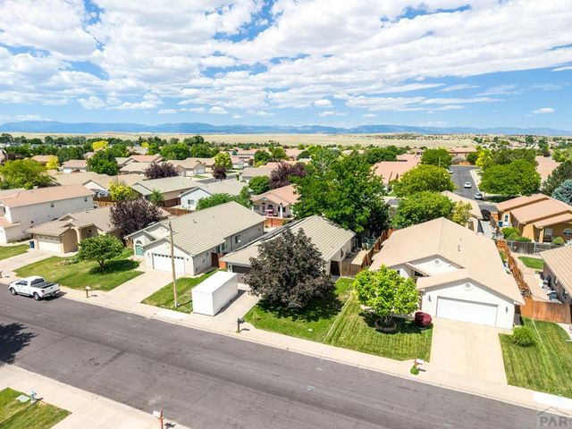 1001 Cherrycrest Dr, Pueblo, CO 81005