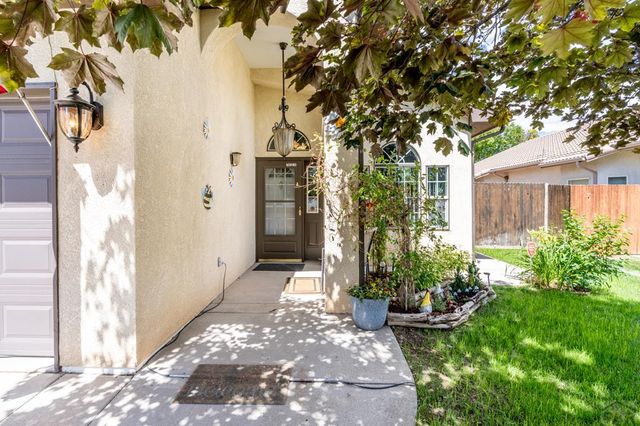 1001 Cherrycrest Dr, Pueblo, CO 81005