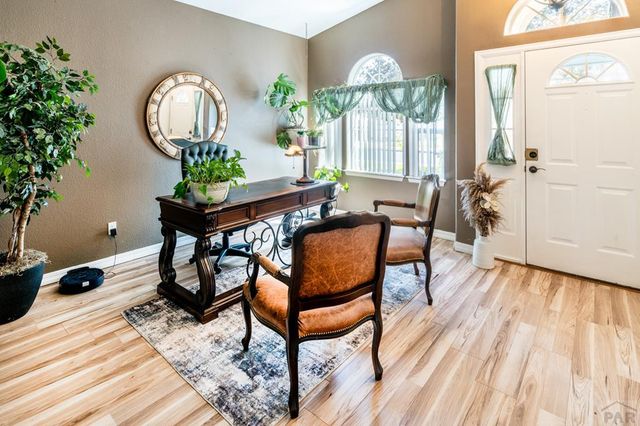 1001 Cherrycrest Dr, Pueblo, CO 81005