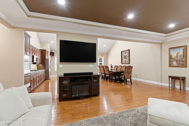 10 Cauthen Court, Manalapan, NJ 07726