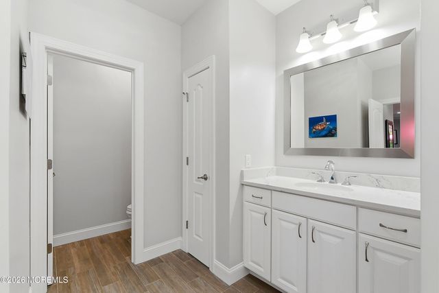 10 Cauthen Court, Manalapan, NJ 07726