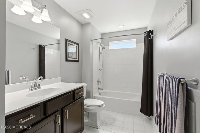 10 Cauthen Court, Manalapan, NJ 07726