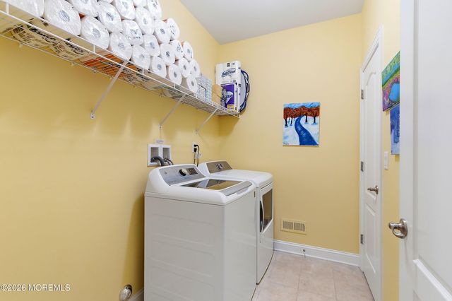 10 Cauthen Court, Manalapan, NJ 07726