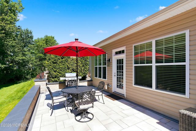 10 Cauthen Court, Manalapan, NJ 07726