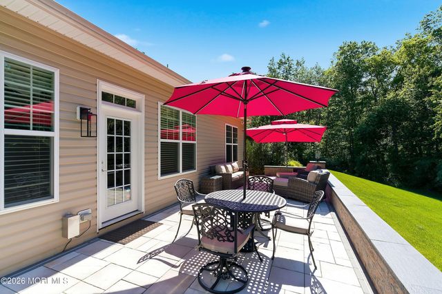 10 Cauthen Court, Manalapan, NJ 07726
