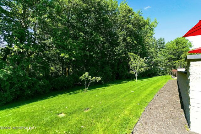 10 Cauthen Court, Manalapan, NJ 07726