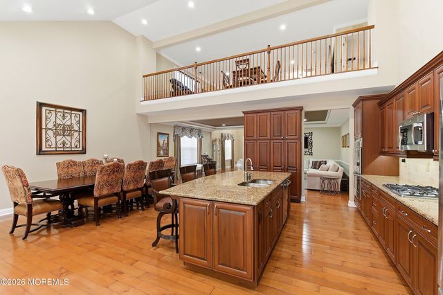 10 Cauthen Court, Manalapan, NJ 07726