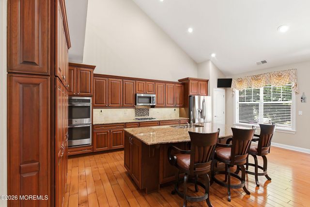 10 Cauthen Court, Manalapan, NJ 07726