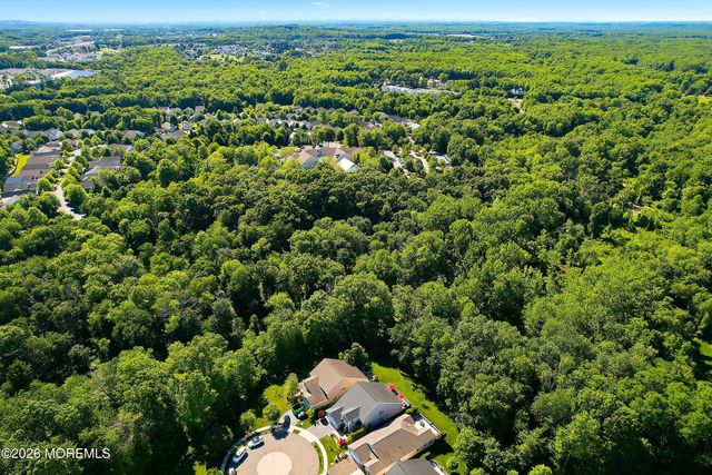 10 Cauthen Court, Manalapan, NJ 07726