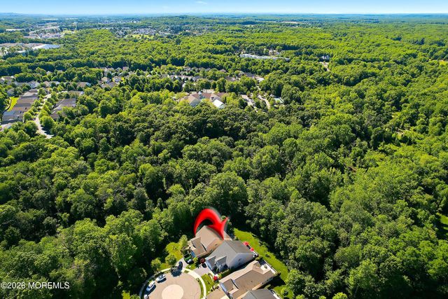 10 Cauthen Court, Manalapan, NJ 07726