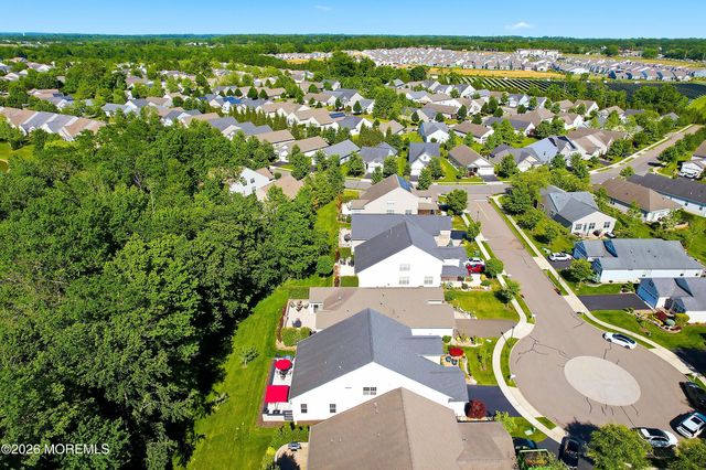 10 Cauthen Court, Manalapan, NJ 07726