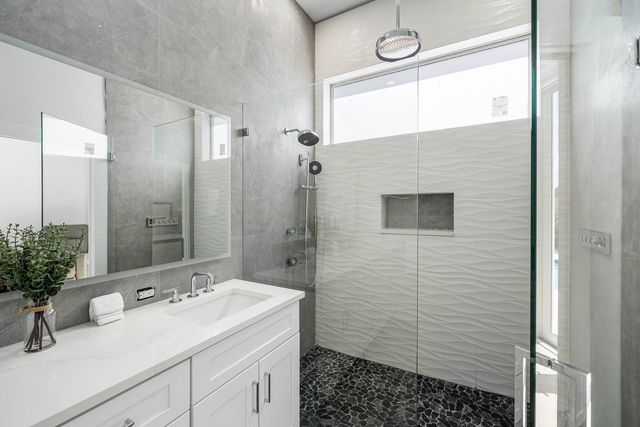 6674 NW 25th Avenue, Boca Raton, FL 33496