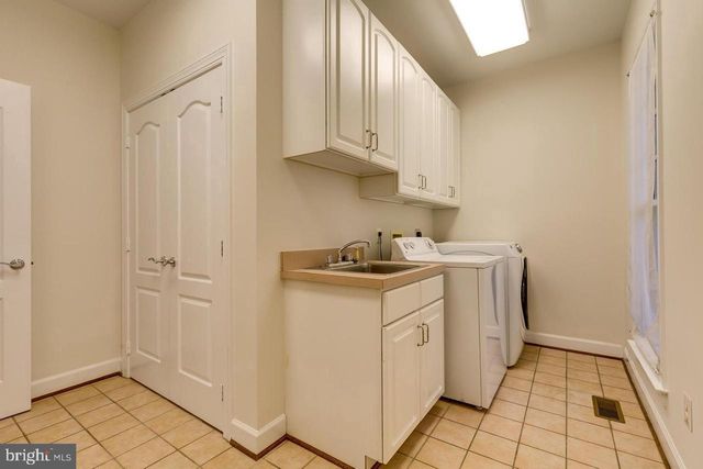 1489 BROADSTONE PL, Vienna, VA 22182