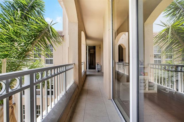 3001 NE 185th St 610, Aventura, FL 33180