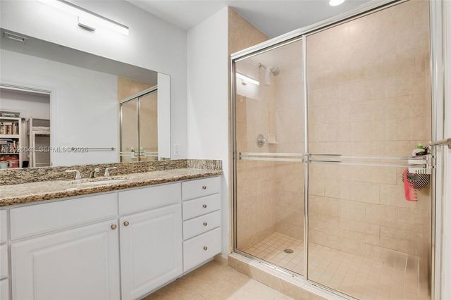3001 NE 185th St 610, Aventura, FL 33180
