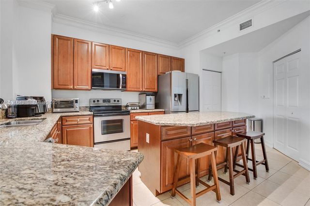 3001 NE 185th St 610, Aventura, FL 33180