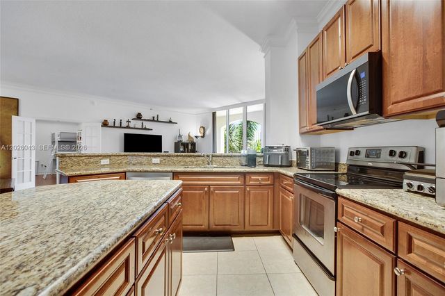 3001 NE 185th St 610, Aventura, FL 33180
