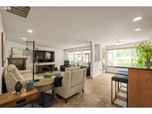 2687 Ne 2ND Dr, Hillsboro, OR 97124