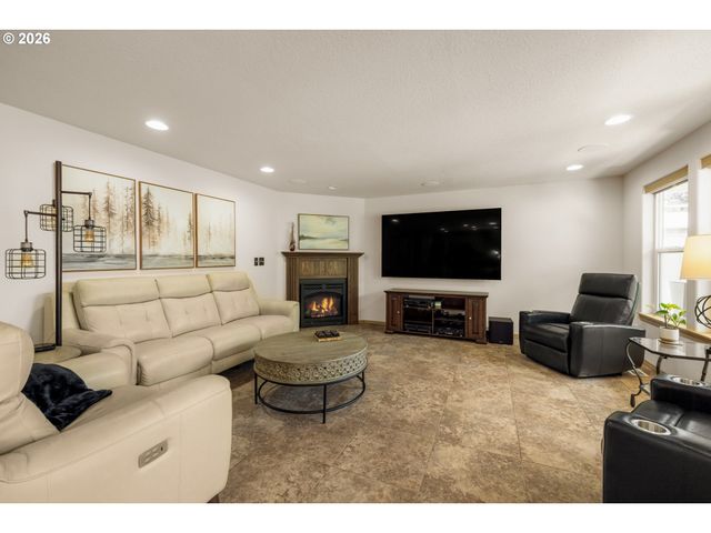 2687 Ne 2ND Dr, Hillsboro, OR 97124