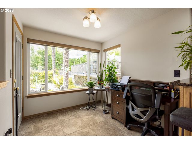 2687 Ne 2ND Dr, Hillsboro, OR 97124