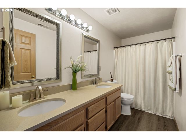 2687 Ne 2ND Dr, Hillsboro, OR 97124