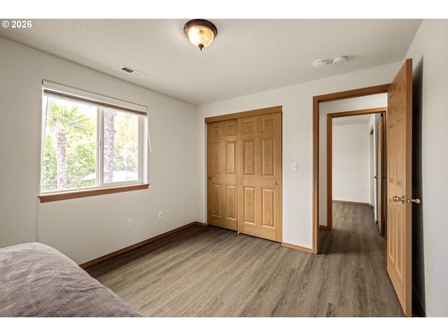 2687 Ne 2ND Dr, Hillsboro, OR 97124
