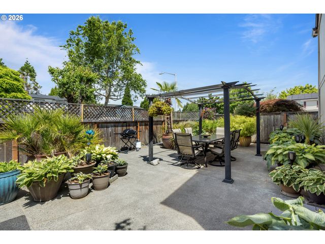 2687 Ne 2ND Dr, Hillsboro, OR 97124