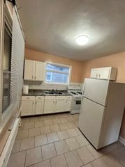 5048 W Henderson Street 2R, Chicago, IL 60641