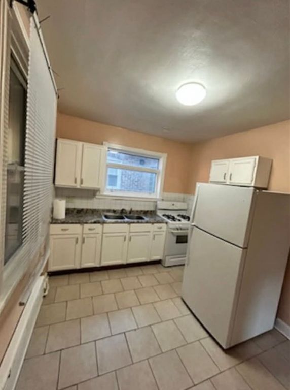 5048 W Henderson Street 2R, Chicago, IL 60641