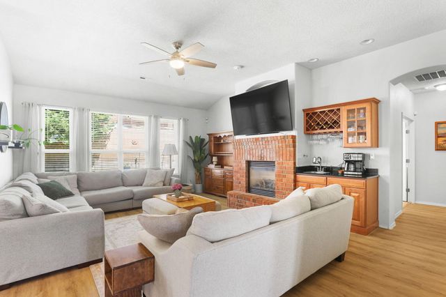 2749 Corte De La Villa SE, Rio Rancho, NM 87124