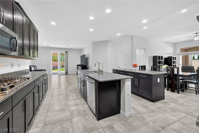 228 Viale Aventino, Henderson, NV 89011