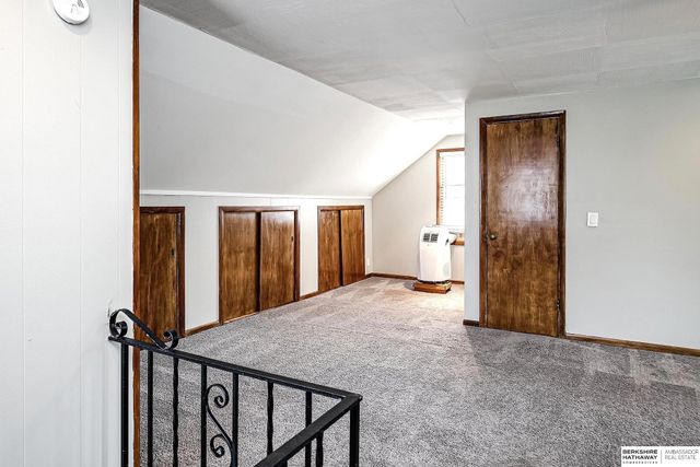 6455 Poppleton Avenue, Omaha, NE 68106