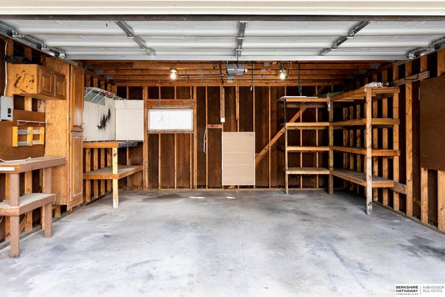 6455 Poppleton Avenue, Omaha, NE 68106